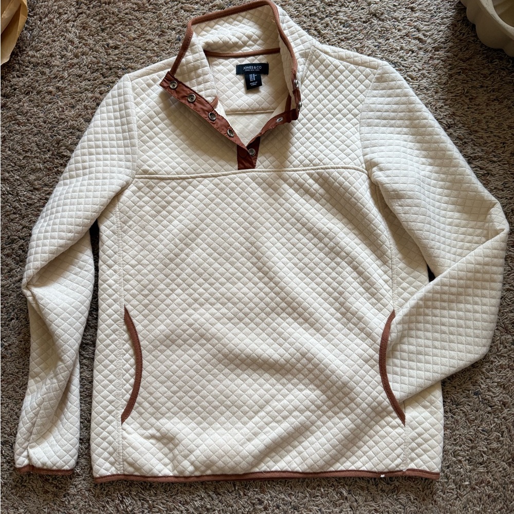 Jones New York Cream Quilted Pullover with Brown Trim
